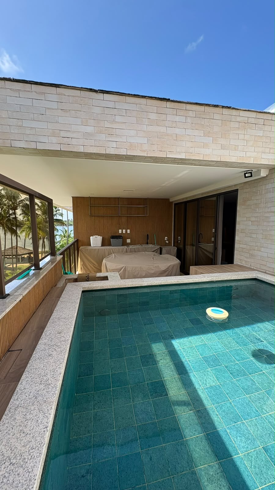 Piscina privativa aquecida na varanda gourmet